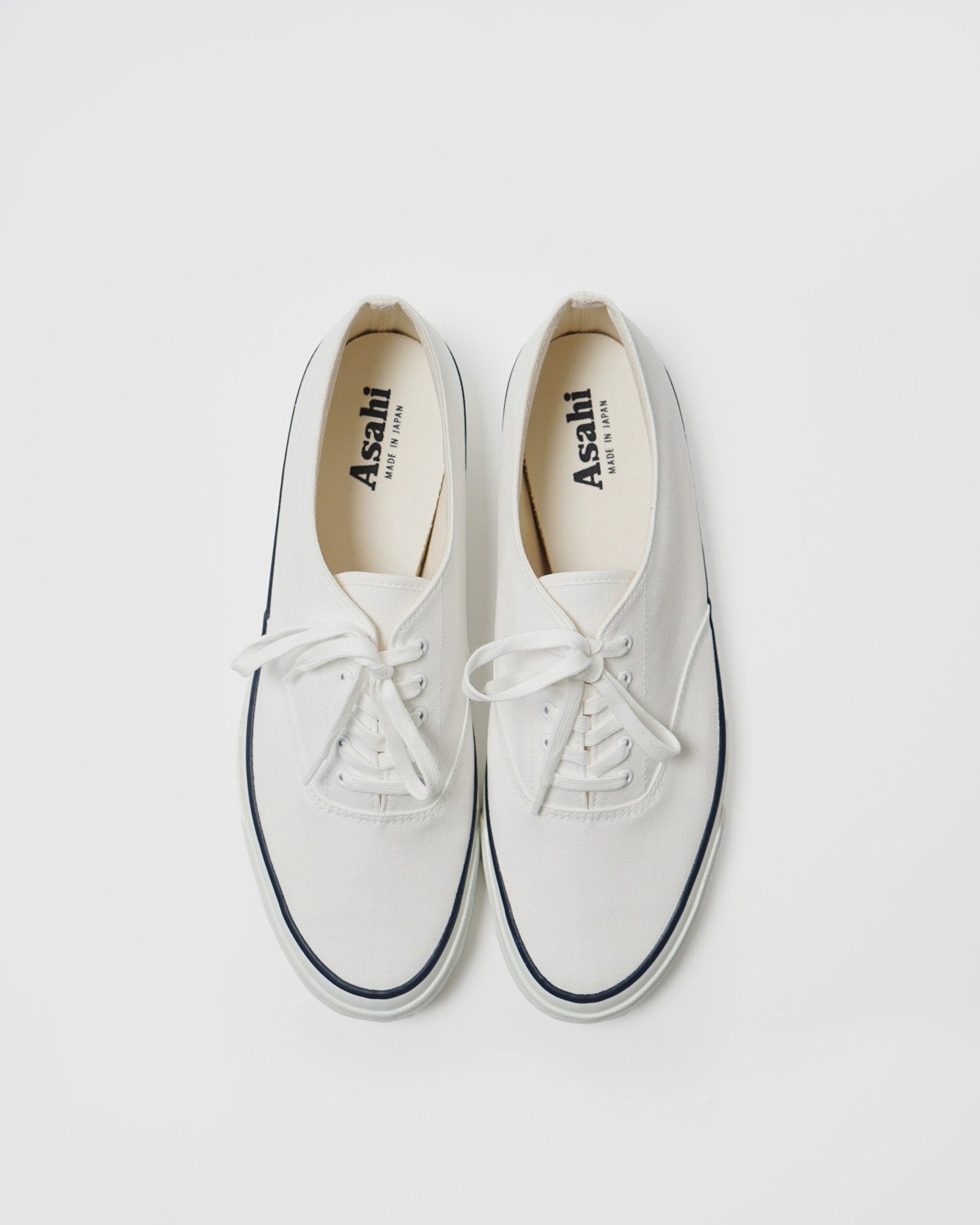 Deck Shoes / White