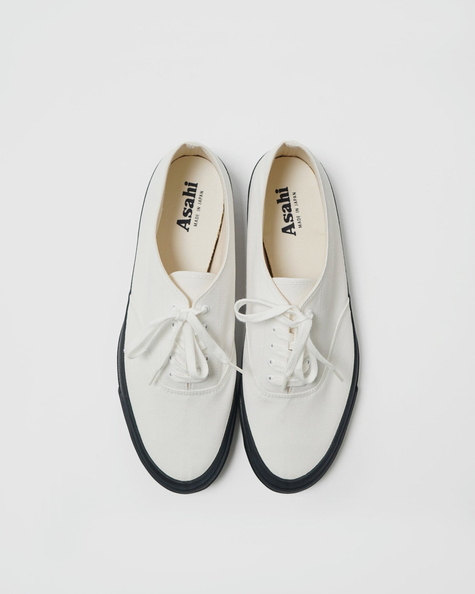 Deck Shoes / Monochrome